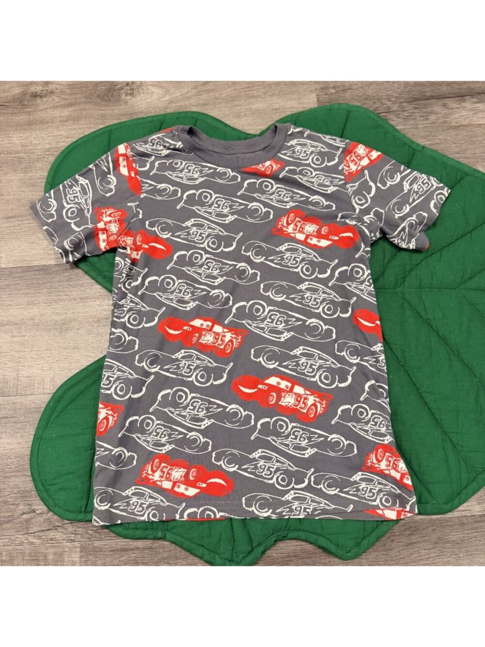 Disney Store Medium 7 8 Gray Cars Lightning McQueen Graphic Short Sleeve Tee